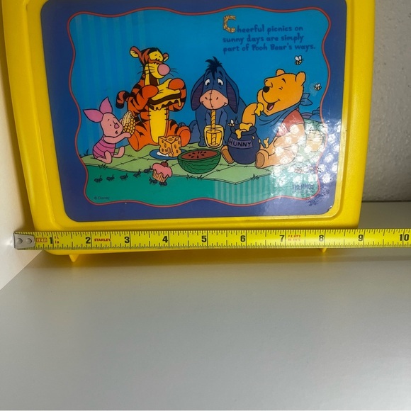 Disney Winnie the Pooh Yellow Plastic Lunchbox - Picture 10 of 12